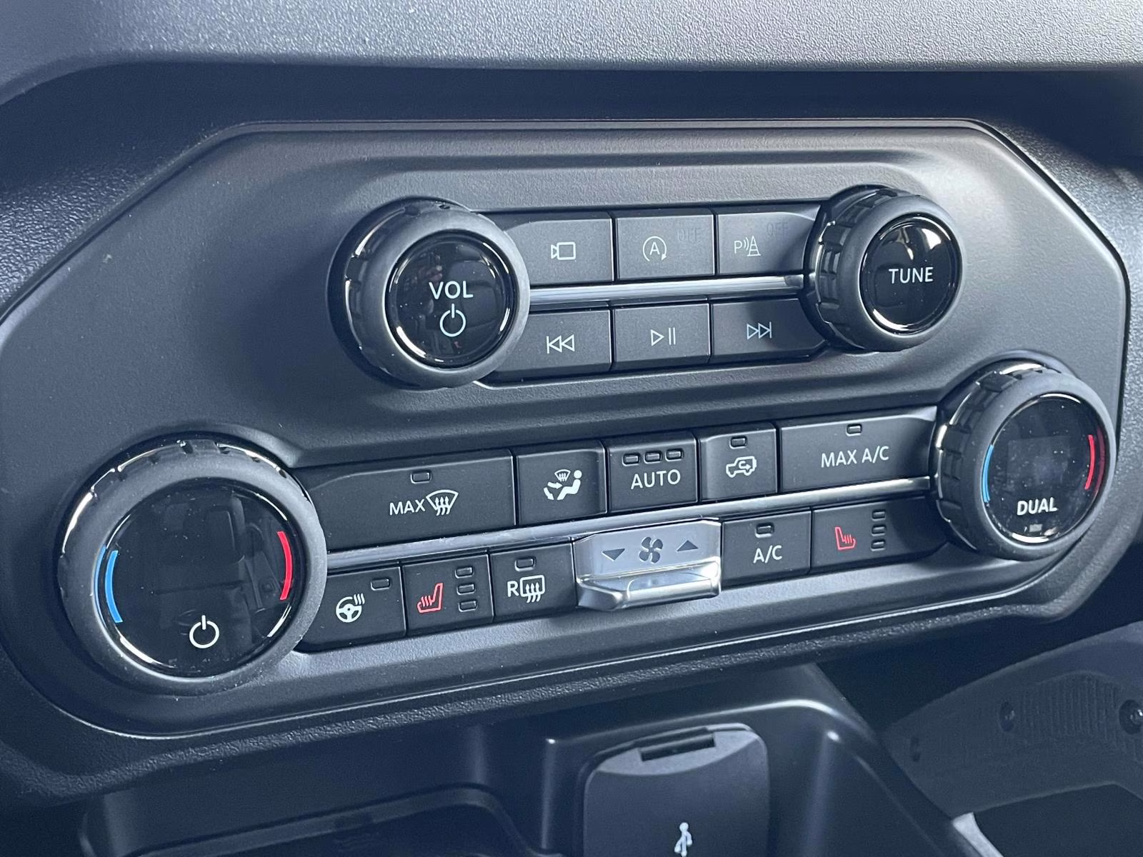 2026 Avalanche Ford Bronco Outer Banks 4X4 SUV