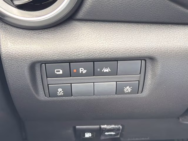 2025 Brilliant Silver Metallic Nissan Versa 1.6 S FWD Sedan