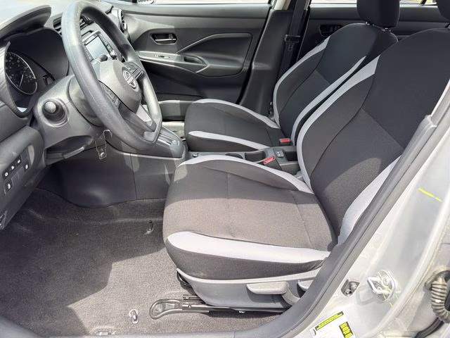 2025 Brilliant Silver Metallic Nissan Versa 1.6 S FWD Sedan