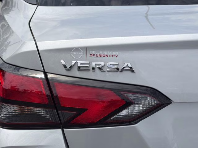 2025 Brilliant Silver Metallic Nissan Versa 1.6 S FWD Sedan