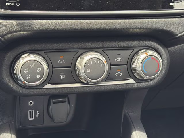 2025 Brilliant Silver Metallic Nissan Versa 1.6 S FWD Sedan