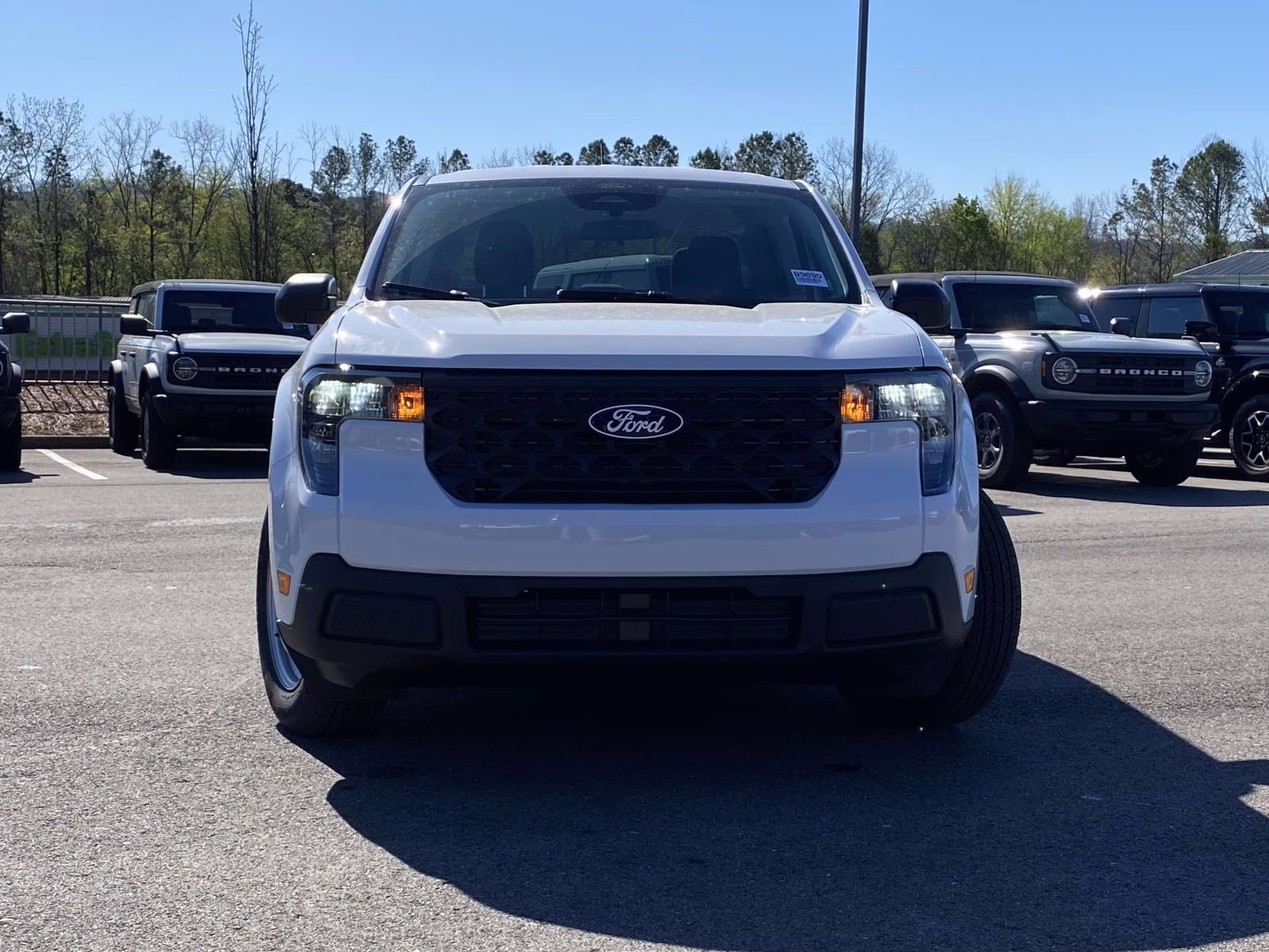 2026 Oxford White Ford Maverick XL AWD Truck