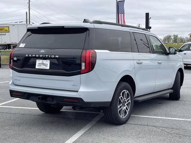 2026 Silver Metallic Ford Expedition Max Active RWD SUV