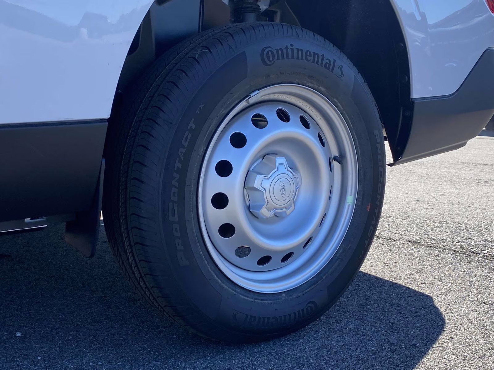 2026 Oxford White Ford Maverick XL AWD Truck