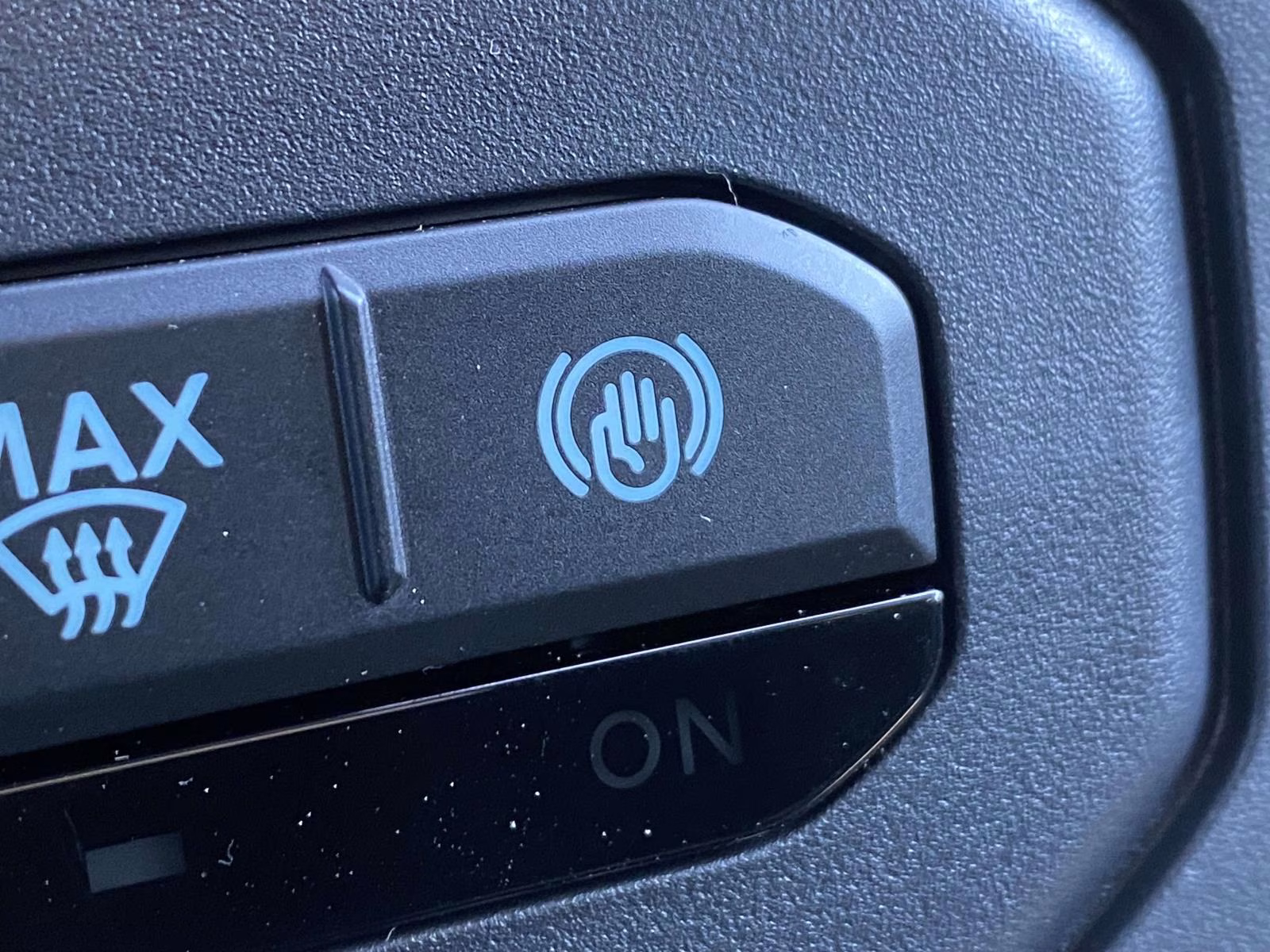 2026 Oxford White Ford Maverick XL AWD Truck