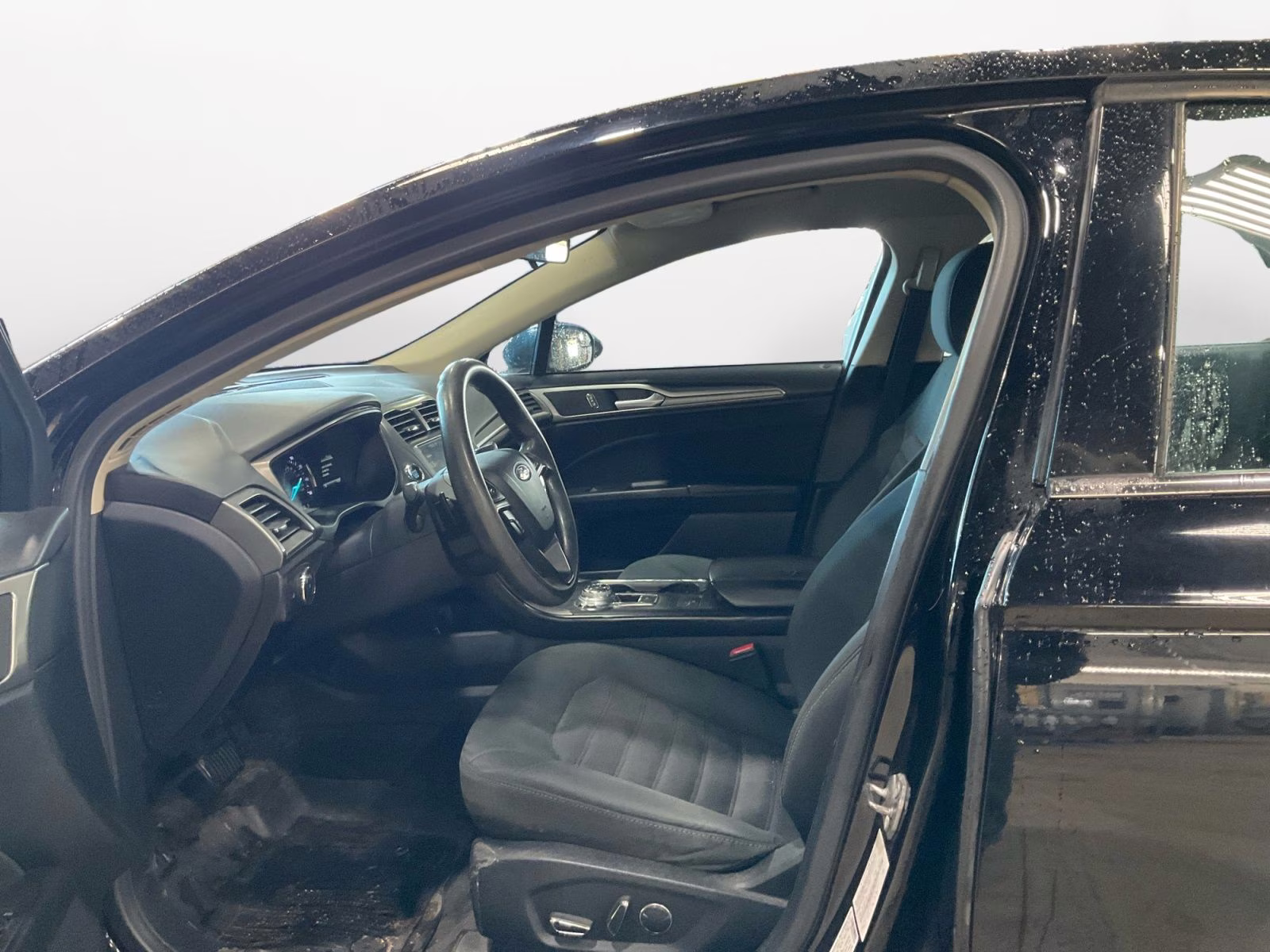 2018 Shadow Black Ford Fusion SE FWD Sedan