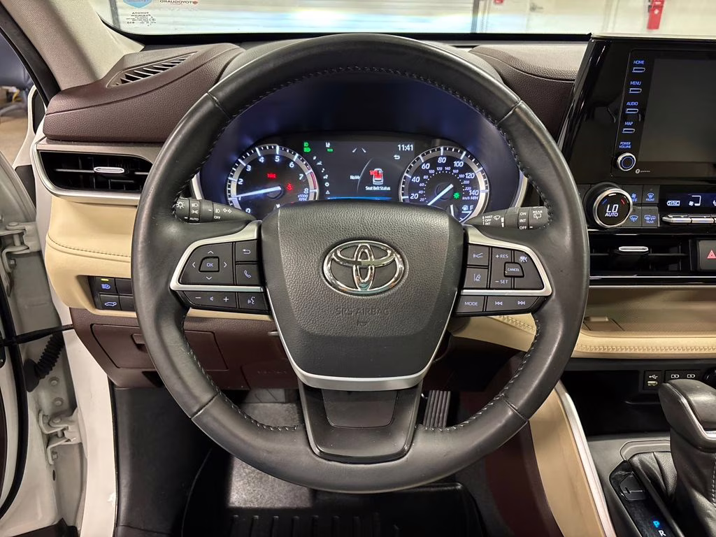 2022 Pearl Toyota Highlander XLE FWD SUV
