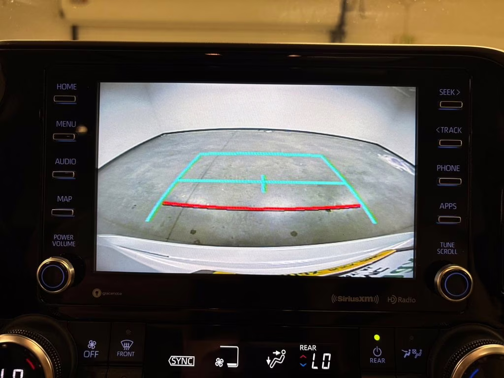 2022 Pearl Toyota Highlander XLE FWD SUV