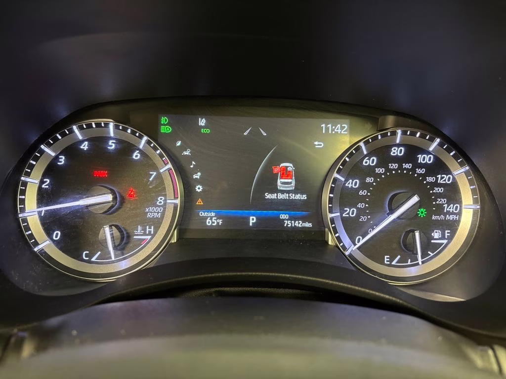 2022 Pearl Toyota Highlander XLE FWD SUV