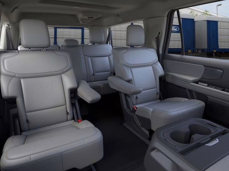 2026 Glacier Gray Metallic Tri-Coat Ford Expedition Max Active 4X4 SUV