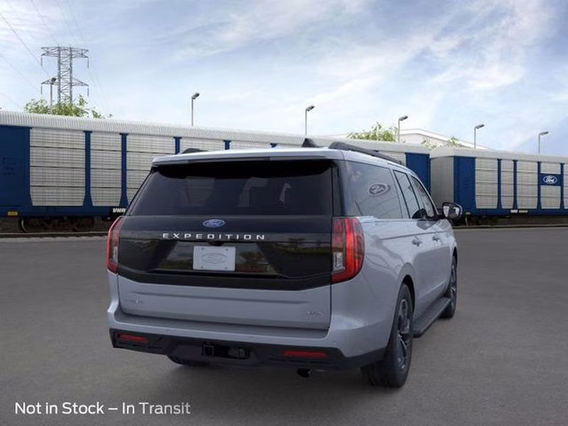 2026 Glacier Gray Metallic Tri-Coat Ford Expedition Max Active 4X4 SUV