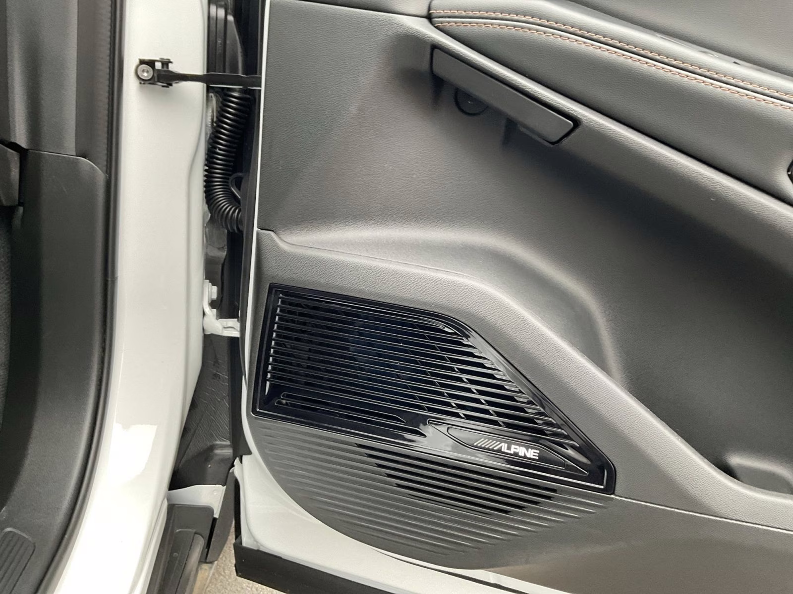 2026 Bright White Clearcoat Jeep Cherokee Limited 4X4 SUV