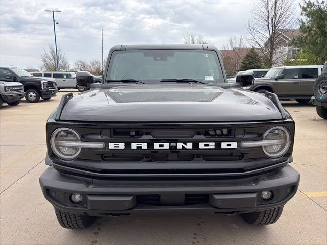 2026 Shadow Black Ford Bronco Outer Banks 4X4 SUV