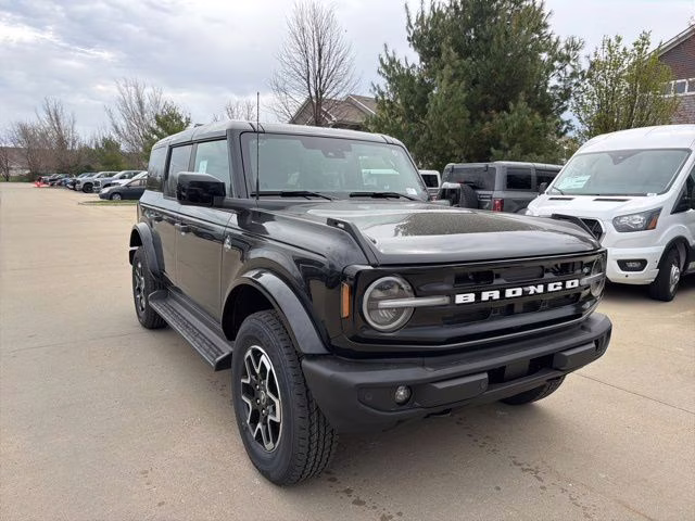 2026 Shadow Black Ford Bronco Outer Banks 4X4 SUV