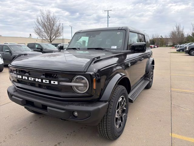 2026 Shadow Black Ford Bronco Outer Banks 4X4 SUV