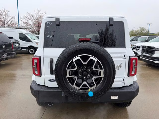 2026 Oxford White Ford Bronco Outer Banks 4X4 SUV