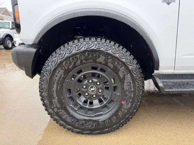 2026 Oxford White Ford Bronco Outer Banks 4X4 SUV