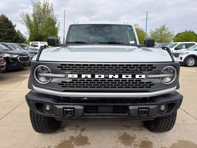 2026 Avalanche Gray Ford Bronco Badlands 4X4 SUV