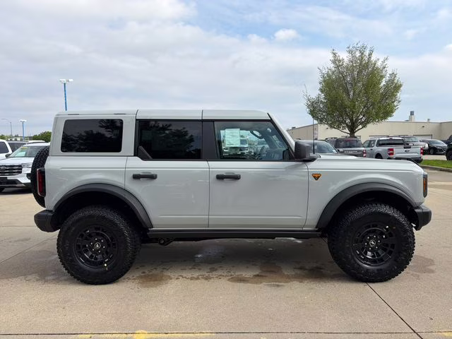 2026 Avalanche Gray Ford Bronco Badlands 4X4 SUV
