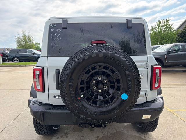 2026 Avalanche Gray Ford Bronco Badlands 4X4 SUV