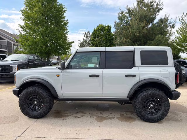 2026 Avalanche Gray Ford Bronco Badlands 4X4 SUV