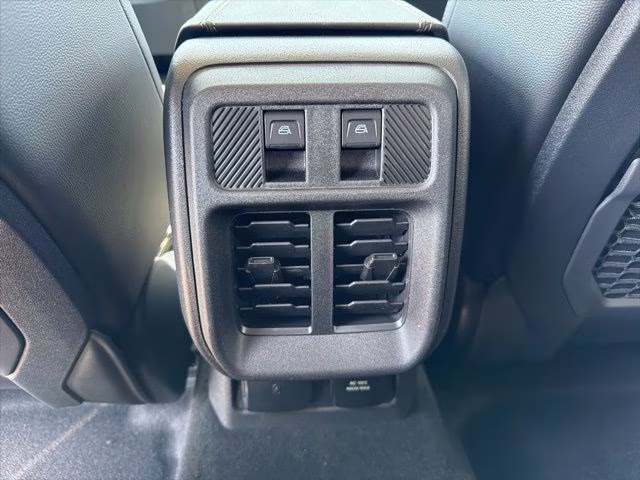 2026 Oxford White Ford Bronco Badlands 4X4 SUV