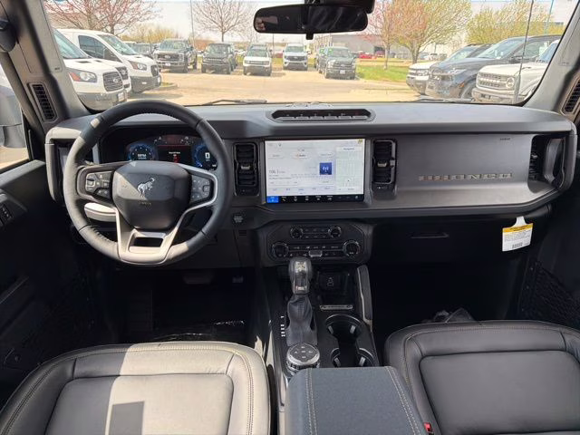 2026 Oxford White Ford Bronco Badlands 4X4 SUV