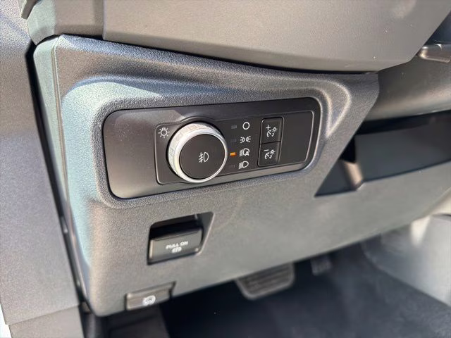 2026 Oxford White Ford Bronco Badlands 4X4 SUV