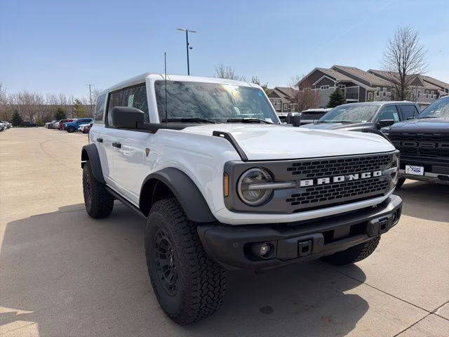 2026 Oxford White Ford Bronco Badlands 4X4 SUV