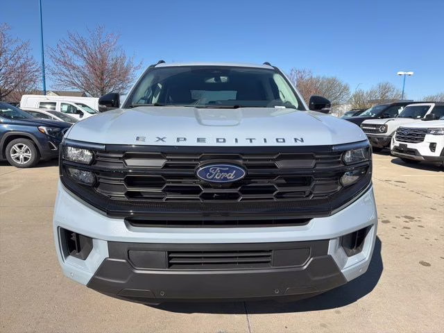 2026 Glacier Gray Metallic Tri-Coat Ford Expedition Active 4X4 SUV