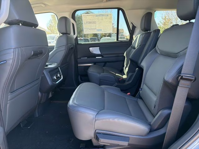 2026 Glacier Gray Metallic Tri-Coat Ford Expedition Active 4X4 SUV