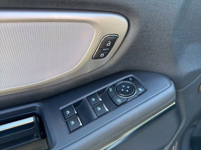 2026 Glacier Gray Metallic Tri-Coat Ford Expedition Active 4X4 SUV