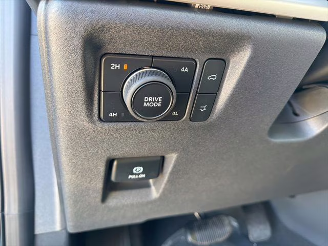 2026 Glacier Gray Metallic Tri-Coat Ford Expedition Active 4X4 SUV