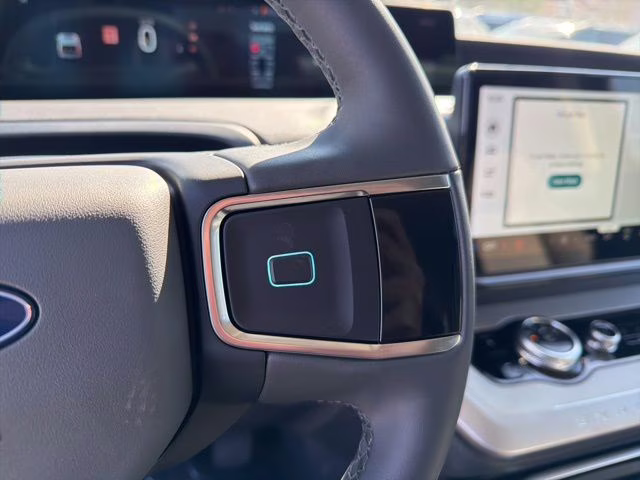 2026 Glacier Gray Metallic Tri-Coat Ford Expedition Active 4X4 SUV