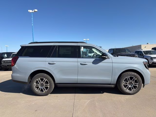 2026 Glacier Gray Metallic Tri-Coat Ford Expedition Active 4X4 SUV