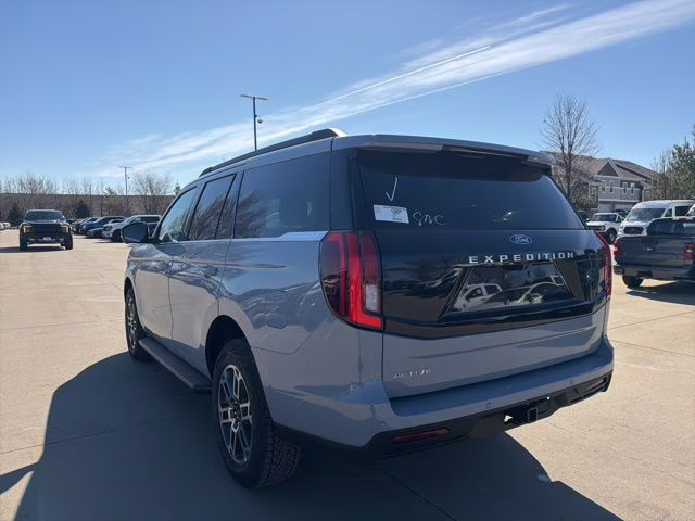 2026 Glacier Gray Metallic Tri-Coat Ford Expedition Active 4X4 SUV