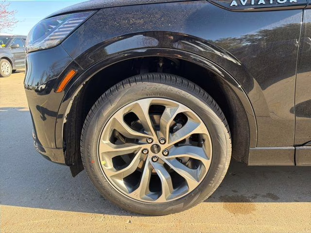 2026 Infinite Black Metallic Clearcoat Lincoln Aviator Premiere AWD SUV