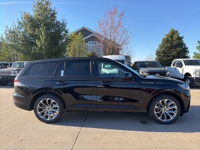 2026 Infinite Black Metallic Clearcoat Lincoln Aviator Premiere AWD SUV