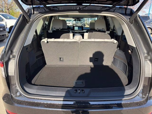 2026 Infinite Black Metallic Clearcoat Lincoln Aviator Premiere AWD SUV