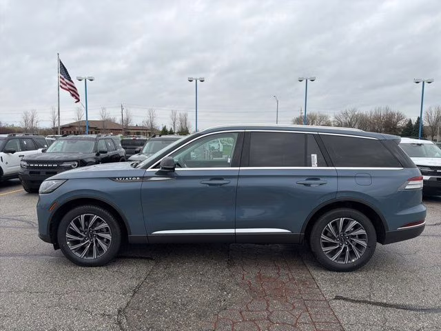 2026 Whisper Blue Metallic Clearcoat Lincoln Aviator Premiere AWD SUV