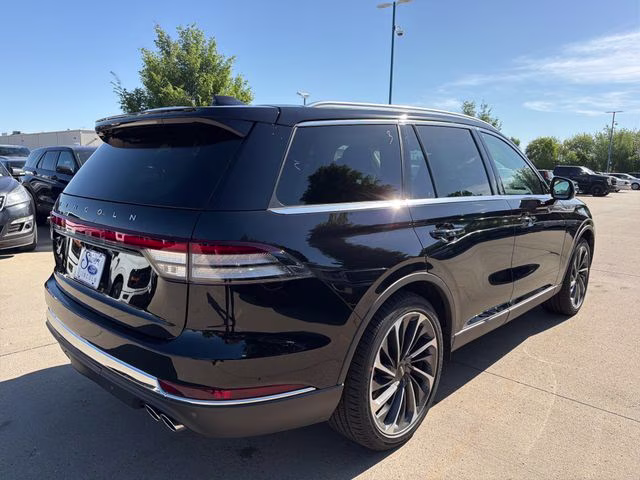2026 Infinite Black Metallic Clearcoat Lincoln Aviator Reserve AWD SUV