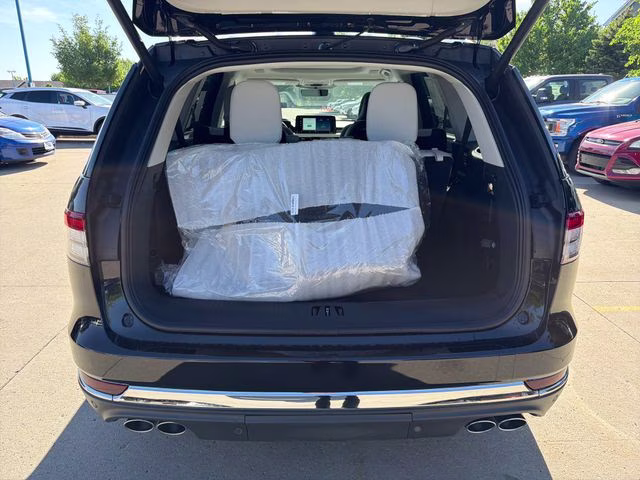 2026 Infinite Black Metallic Clearcoat Lincoln Aviator Reserve AWD SUV