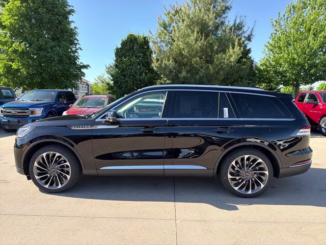 2026 Infinite Black Metallic Clearcoat Lincoln Aviator Reserve AWD SUV