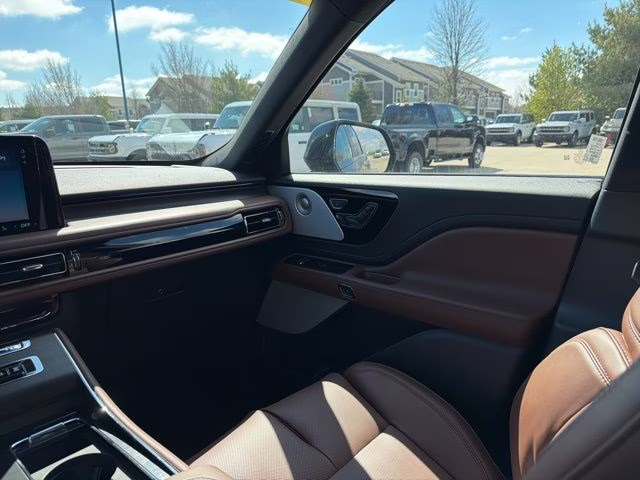 2026 Infinite Black Metallic Clearcoat Lincoln Aviator Reserve AWD SUV