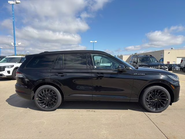 2026 Infinite Black Metallic Clearcoat Lincoln Aviator Reserve AWD SUV