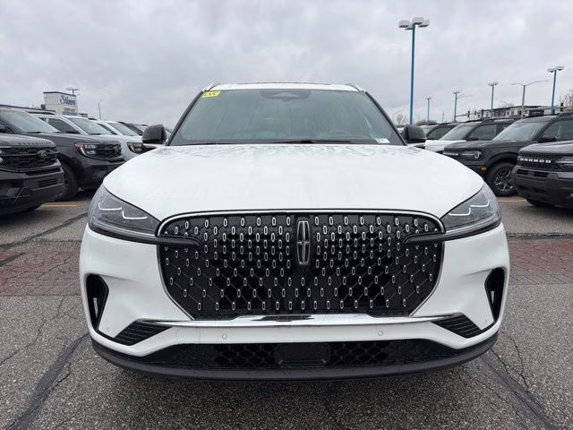 2026 Pristine White Metallic Tri-Coat Lincoln Aviator Reserve AWD SUV