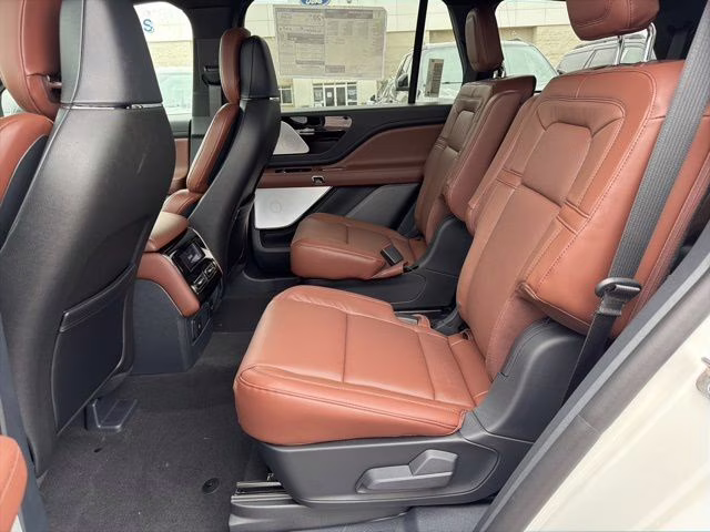 2026 Pristine White Metallic Tri-Coat Lincoln Aviator Reserve AWD SUV