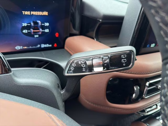 2026 Pristine White Metallic Tri-Coat Lincoln Aviator Reserve AWD SUV