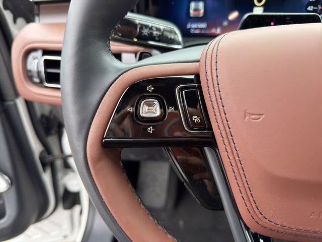 2026 Pristine White Metallic Tri-Coat Lincoln Aviator Reserve AWD SUV