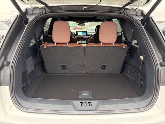 2026 Pristine White Metallic Tri-Coat Lincoln Aviator Reserve AWD SUV